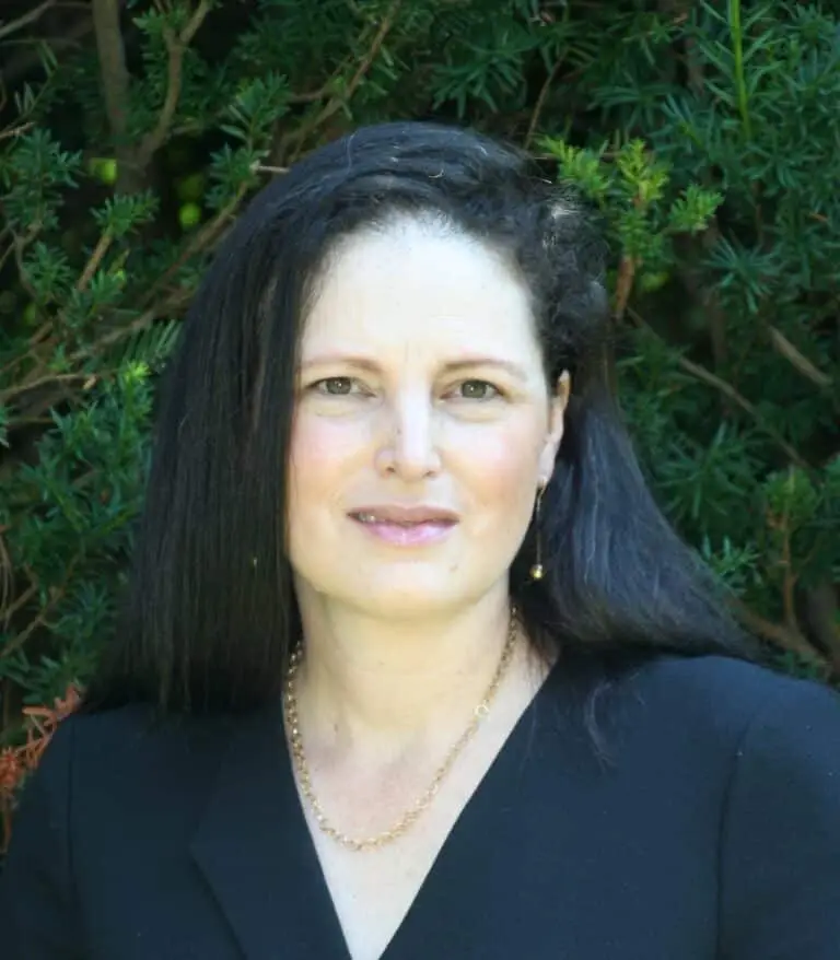 Headshot of Rinath Jeselsohn, MD